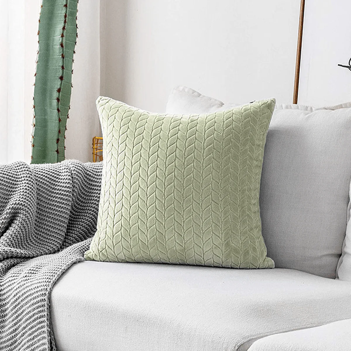 ANDREAS | Cushion 18 x 18" | Assorted