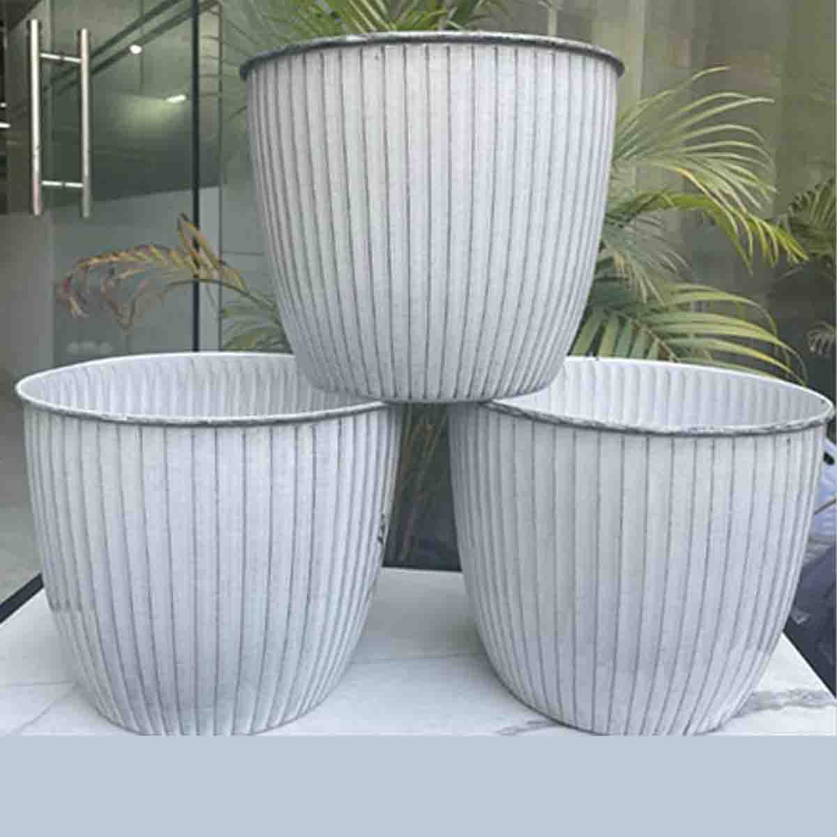 Atelier Du Nord - Amalfi Metal-assorted Planter - Image 4