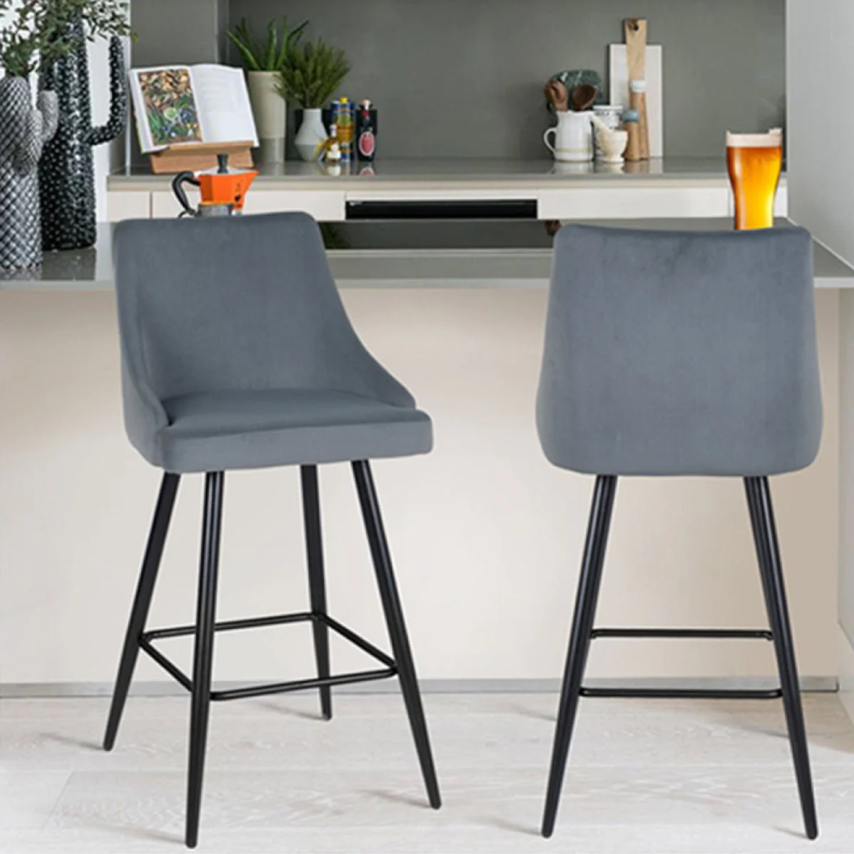 Barstool With black Frame - Image 4