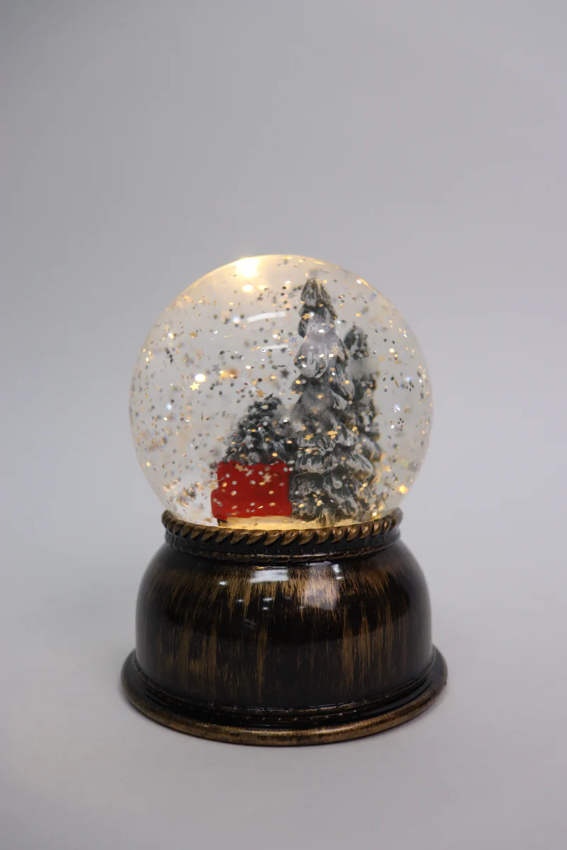 Christmas Snow Globe - Image 6