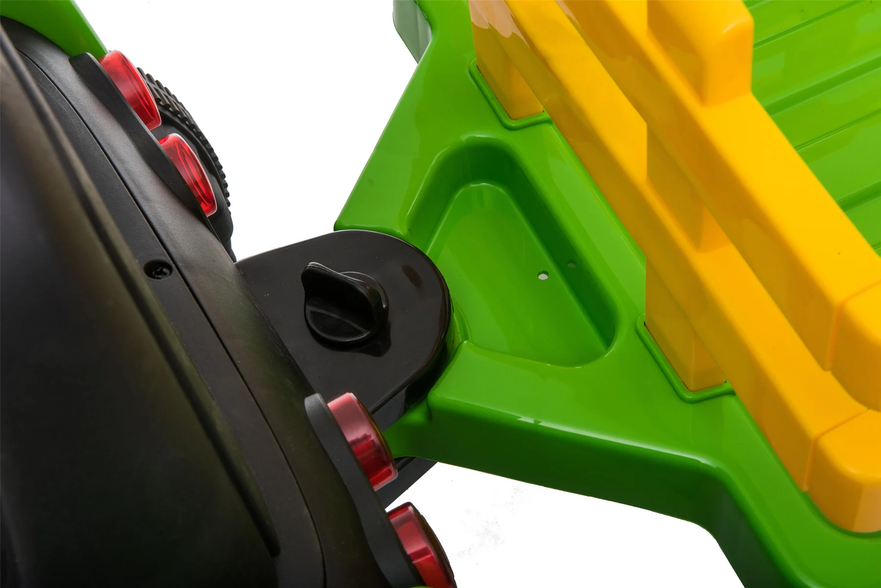 Kids Electric Ride-on Tractor with Trailer (12V Rechargeable Battery) - GREEN - Image 10
