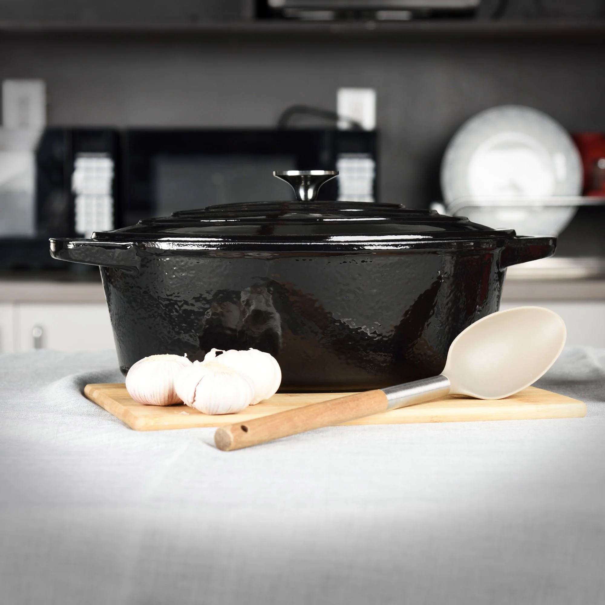 Oval Cast-iron Enamel Coated Duch Oven 5.5L - Image 4