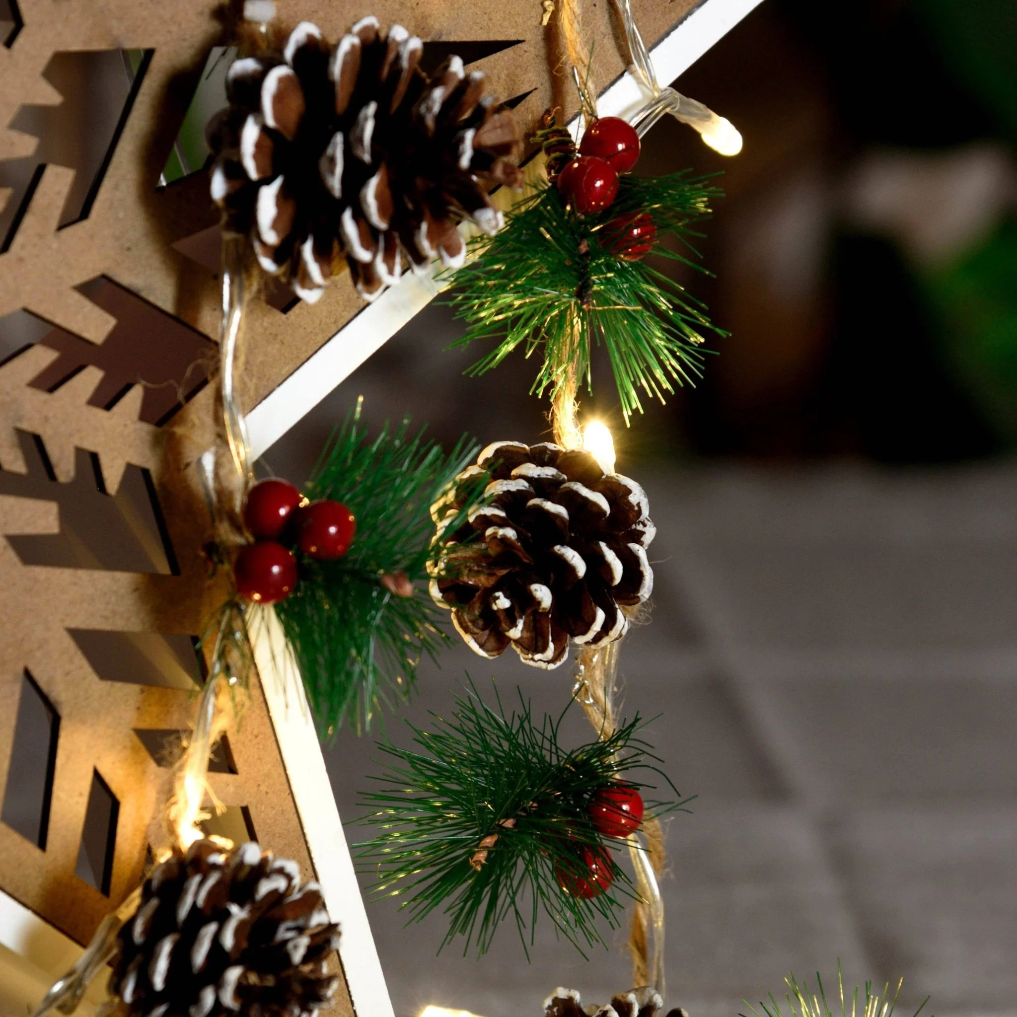 Pine Cone with Red Berry Garland Led Lights - Image 2