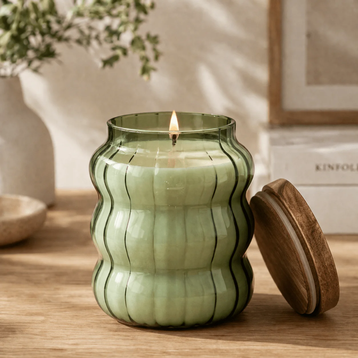 Ribbed Glass Scented Candle with Wooden Lid